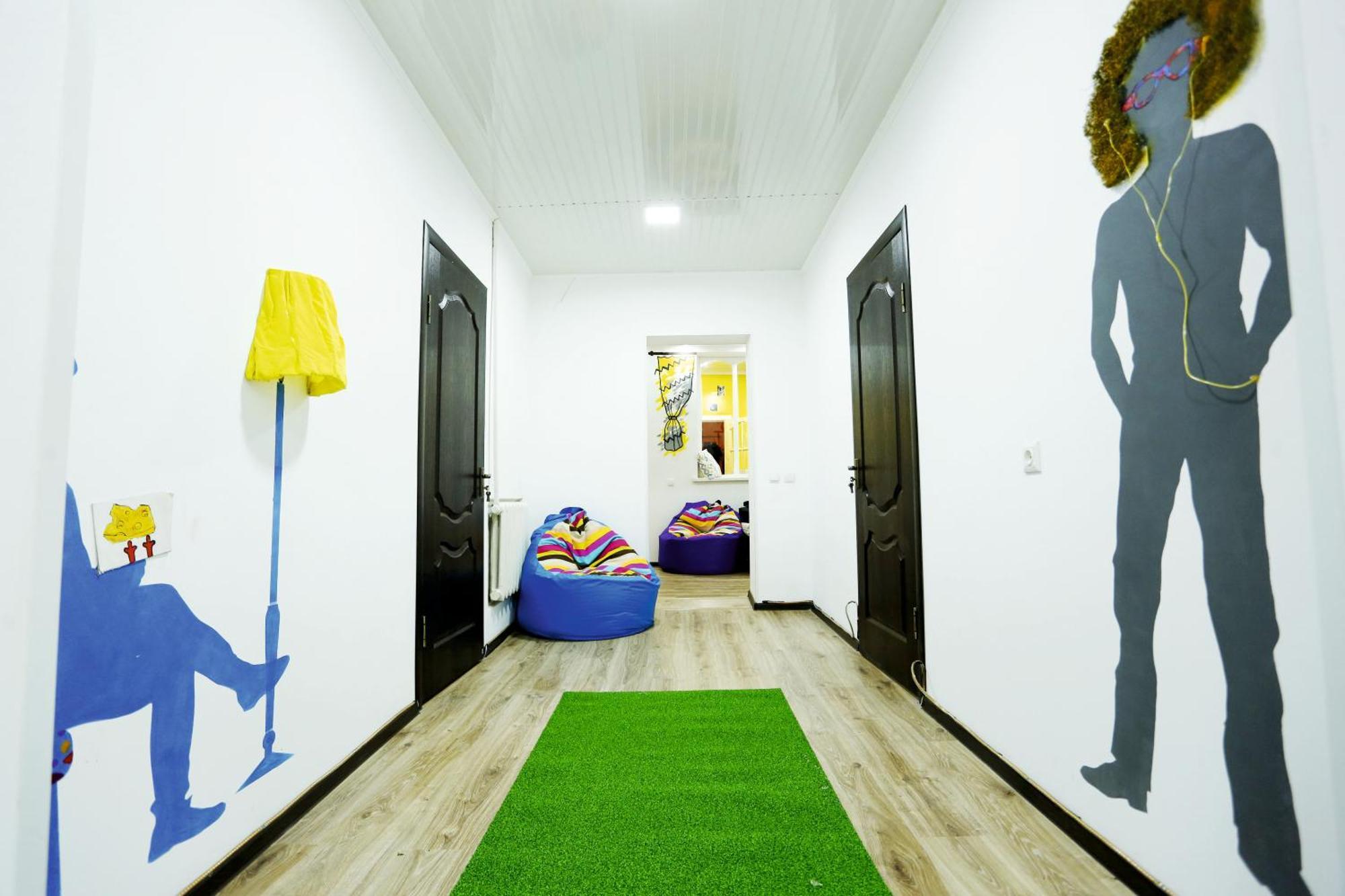 Interhouse Karakol Hostel Εξωτερικό φωτογραφία