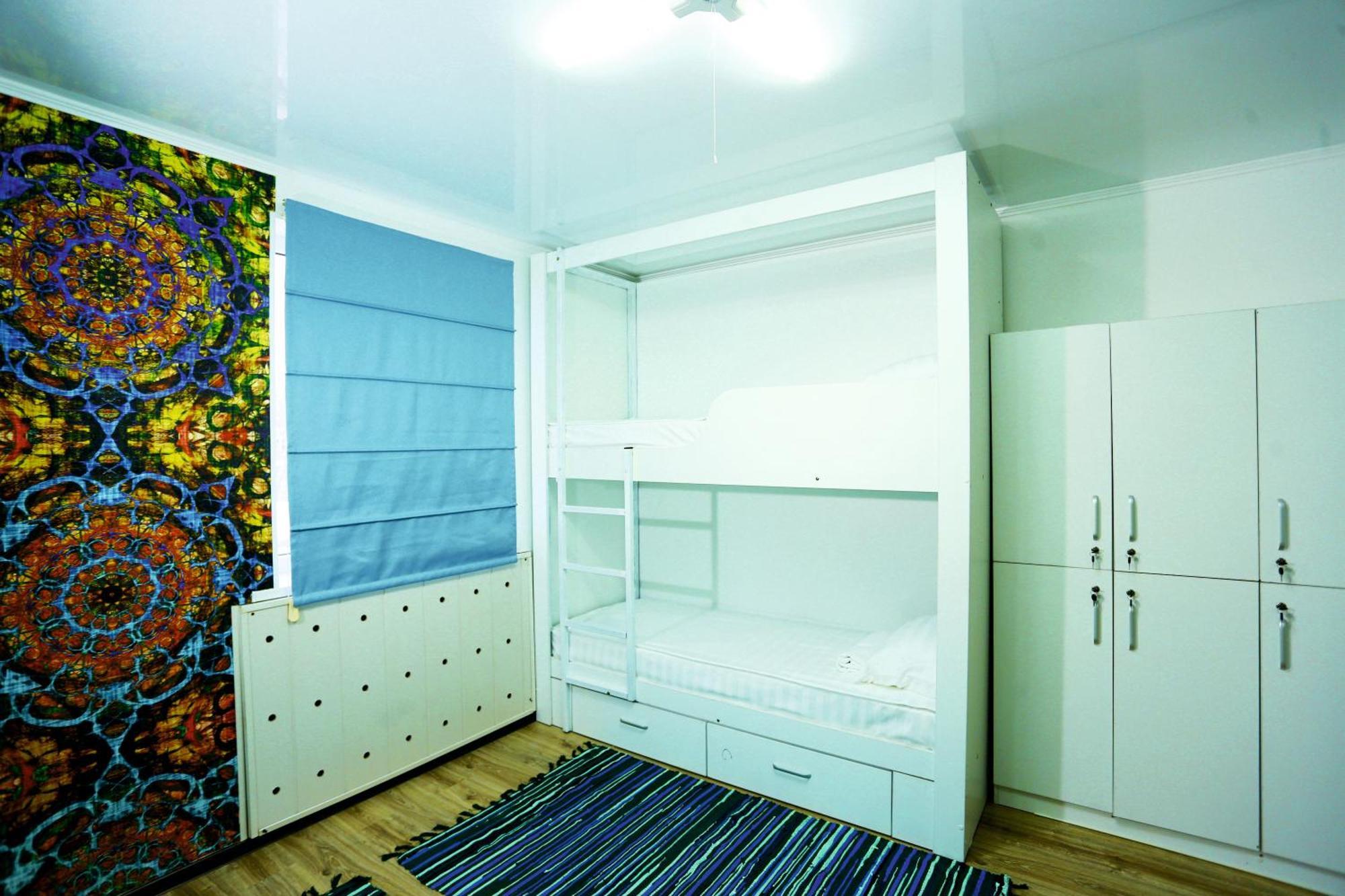 Interhouse Karakol Hostel Εξωτερικό φωτογραφία
