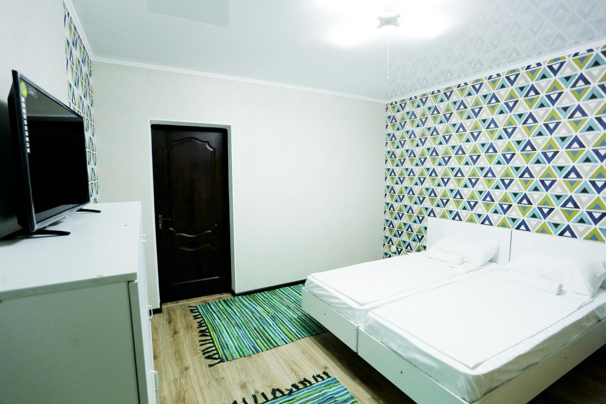 Interhouse Karakol Hostel Εξωτερικό φωτογραφία