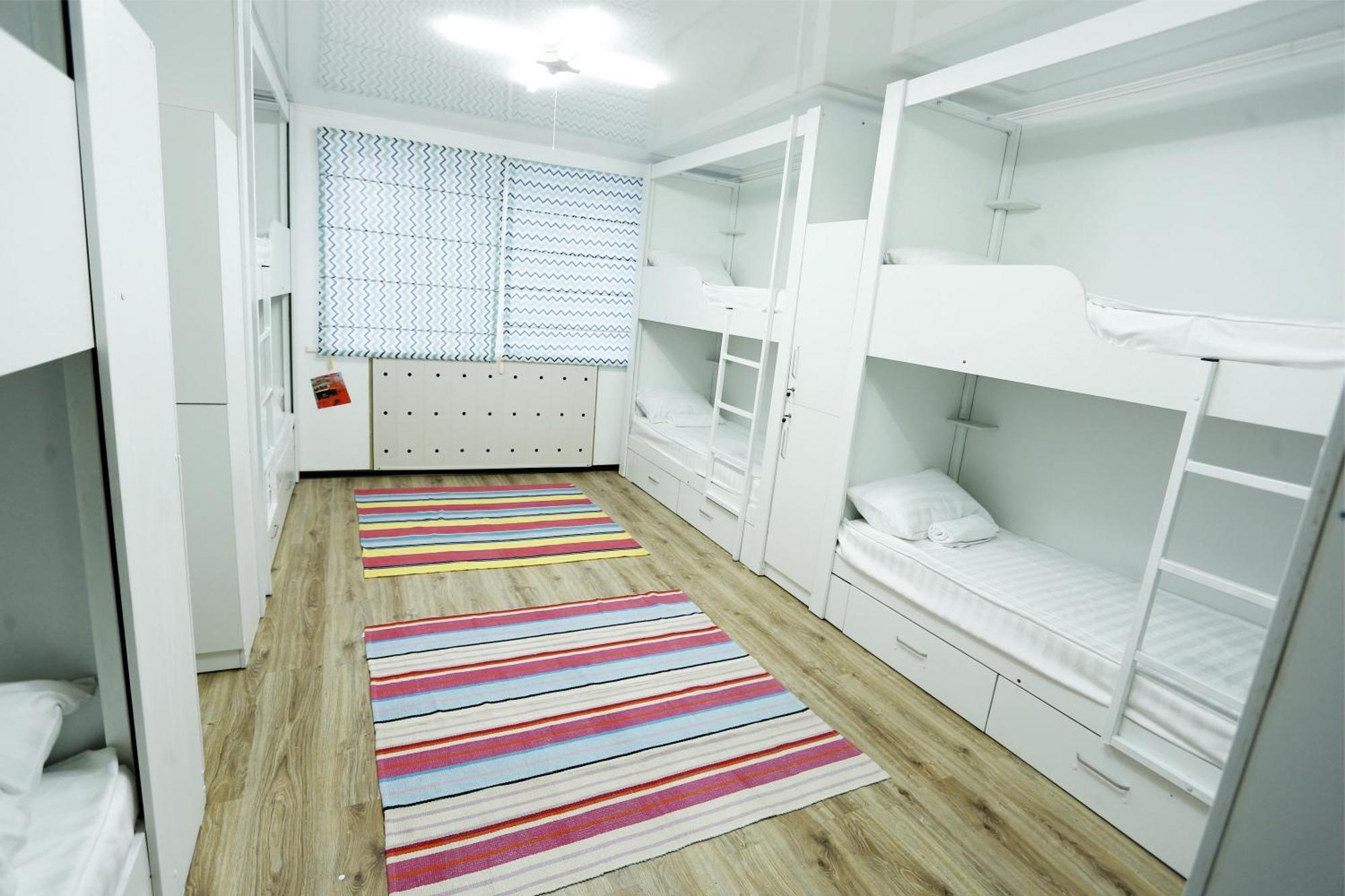 Interhouse Karakol Hostel Εξωτερικό φωτογραφία