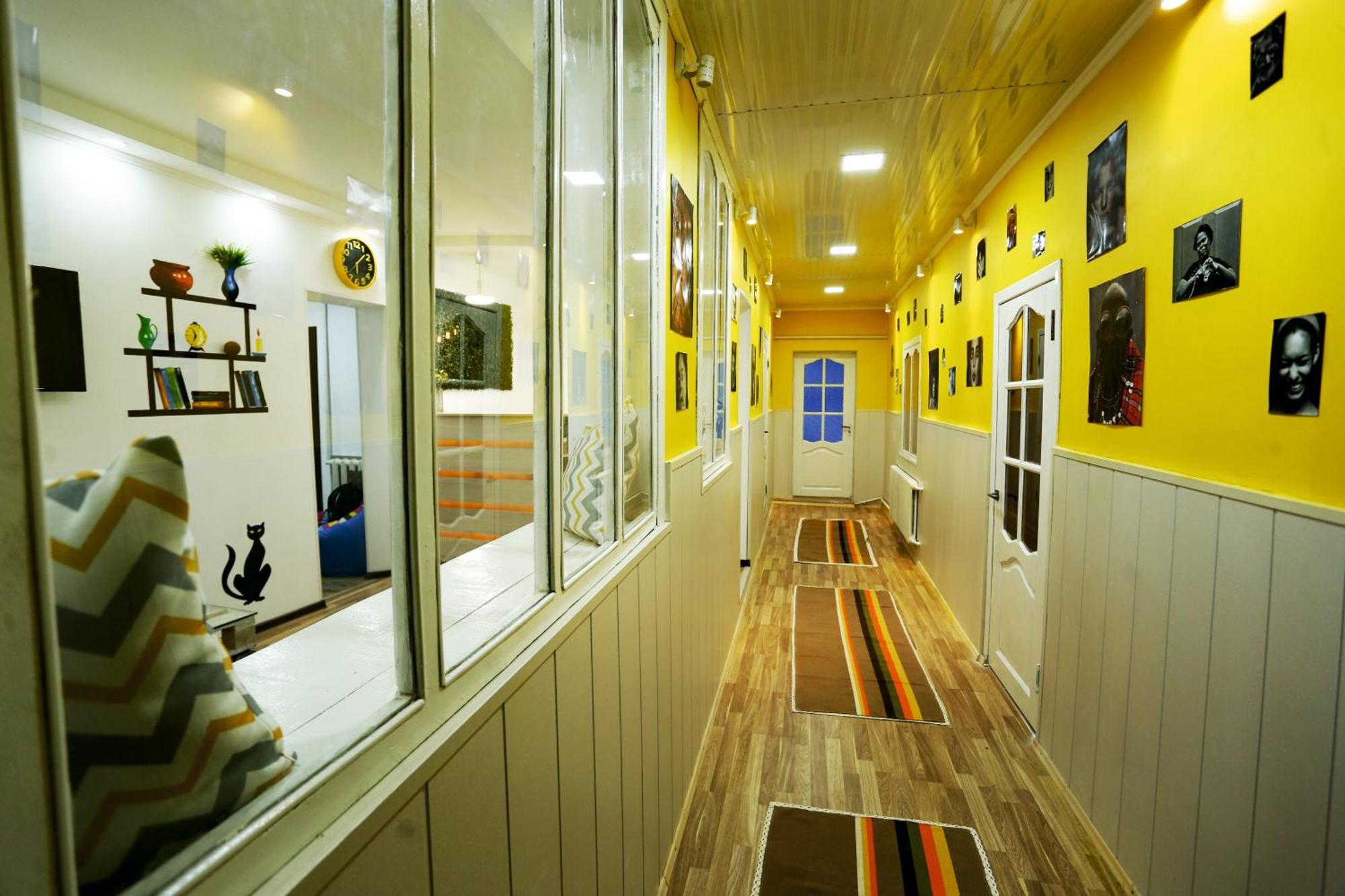 Interhouse Karakol Hostel Εξωτερικό φωτογραφία
