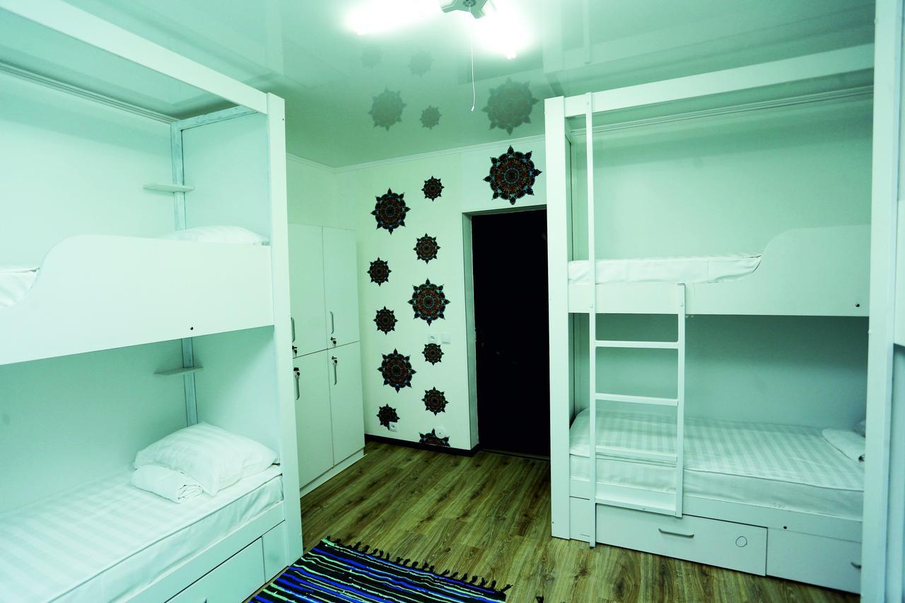 Interhouse Karakol Hostel Εξωτερικό φωτογραφία