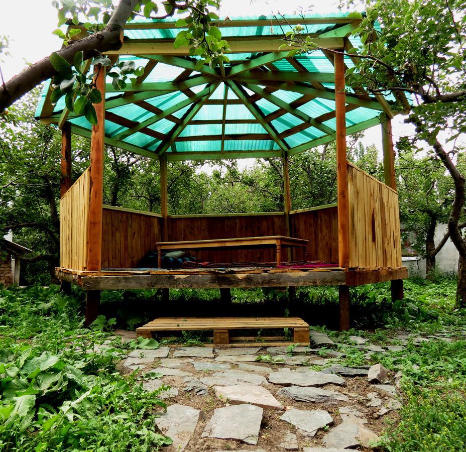 Interhouse Karakol Hostel Εξωτερικό φωτογραφία