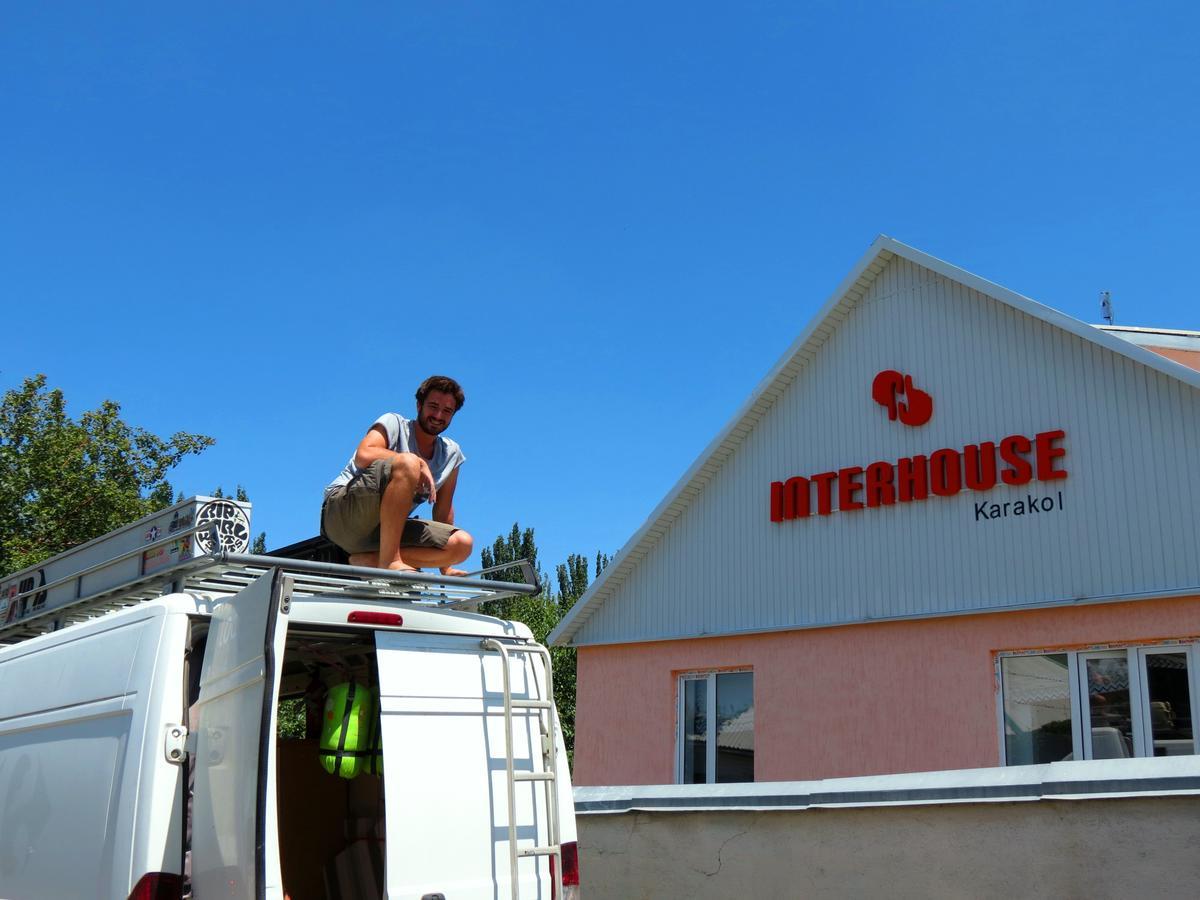 Interhouse Karakol Hostel Εξωτερικό φωτογραφία