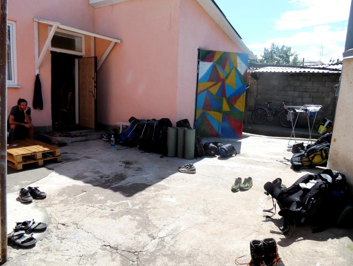 Interhouse Karakol Hostel Εξωτερικό φωτογραφία